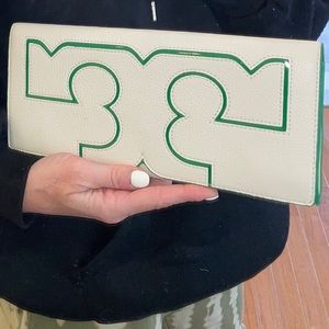 TORY BURCH SERIF OFF WHITE CLUTCH HANDBAG